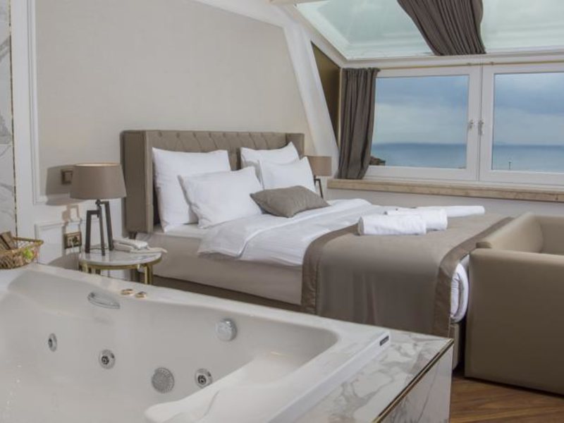Mina Hotel 95127