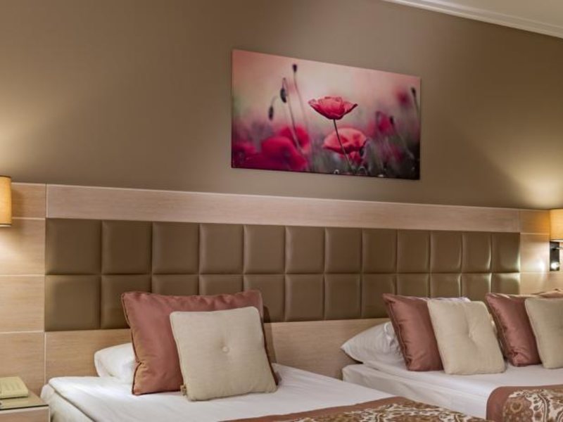 Miracle Resort Hotel 95128