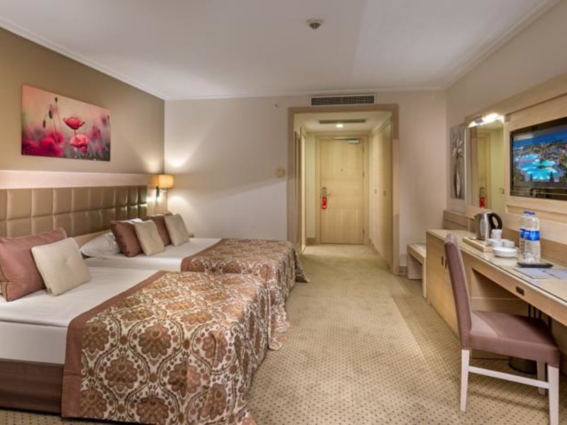 Miracle Resort Hotel 95129