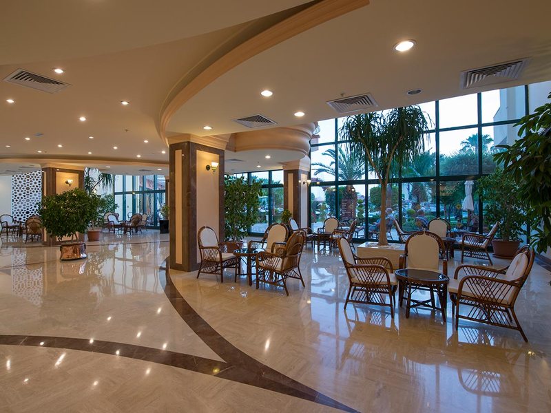 Miramare Queen Hotel  95218