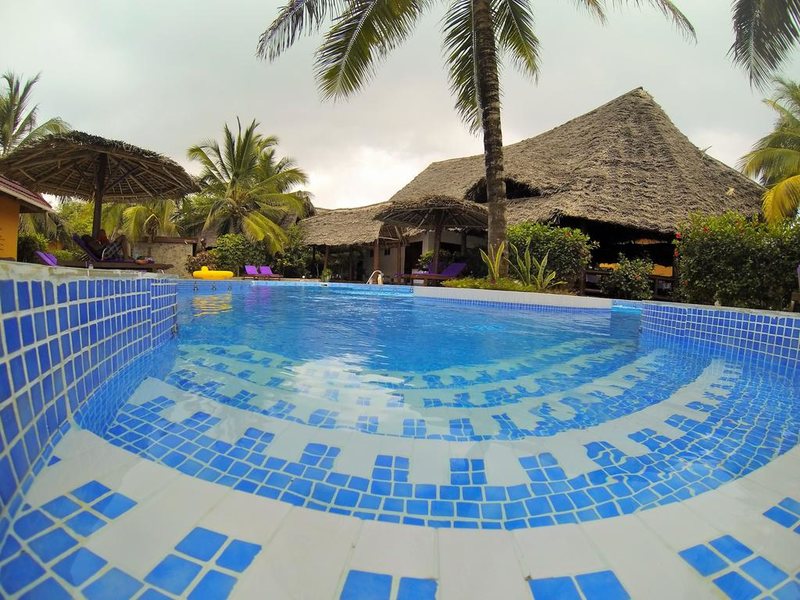 Mnarani Beach Cottages 200963