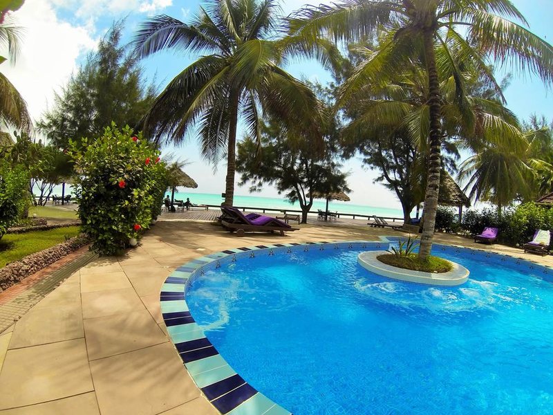 Mnarani Beach Cottages 200964