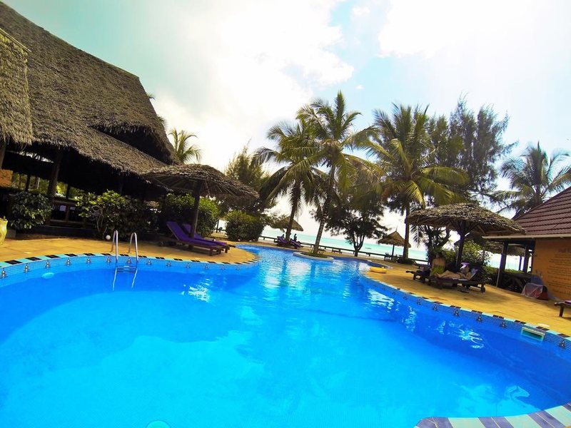 Mnarani Beach Cottages 200966