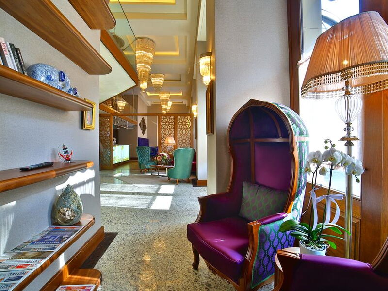 Momento Golden Horn Hotel 302010