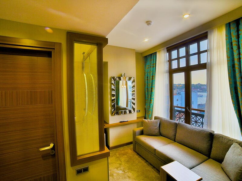 Momento Golden Horn Hotel 302020