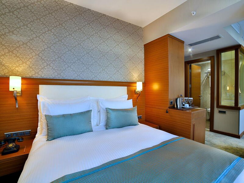 Momento Golden Horn Hotel 302022