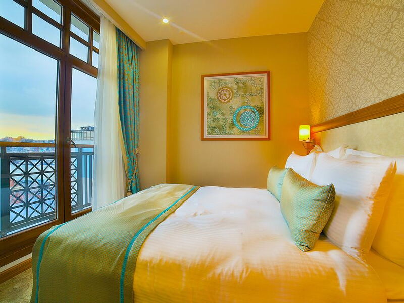 Momento Golden Horn Hotel 302023