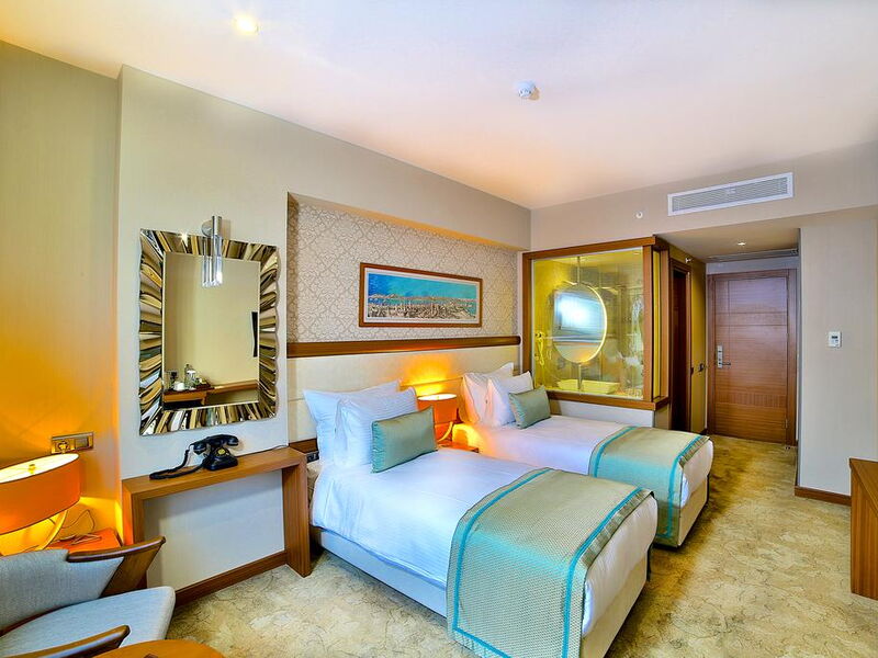 Momento Golden Horn Hotel 302029