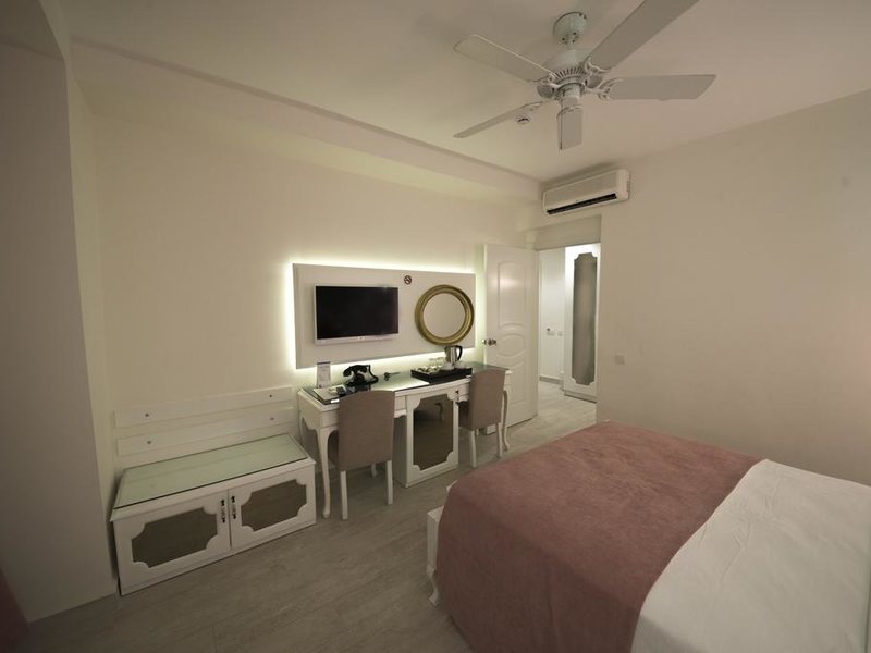 Montebello Deluxe 190515