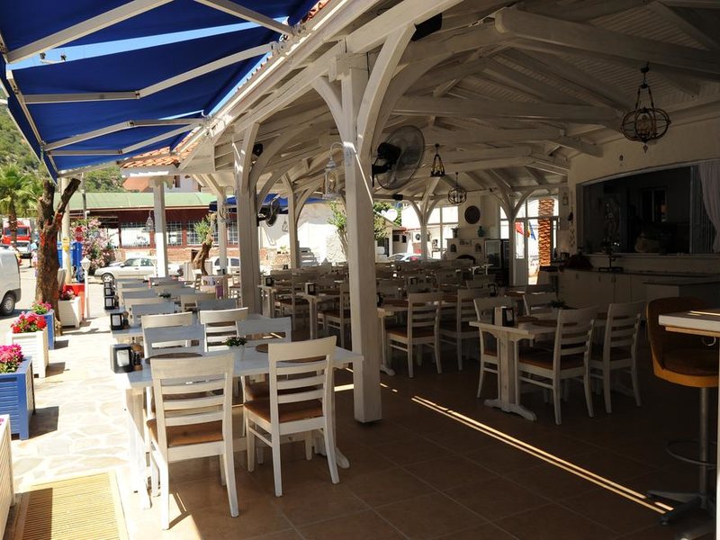 Montebello Deluxe 190521