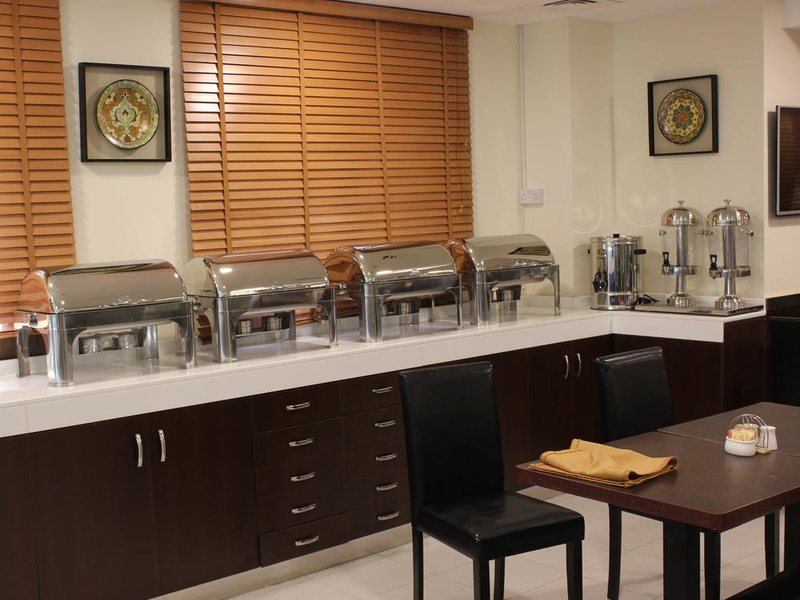 Montreal Naif Hotel 299955