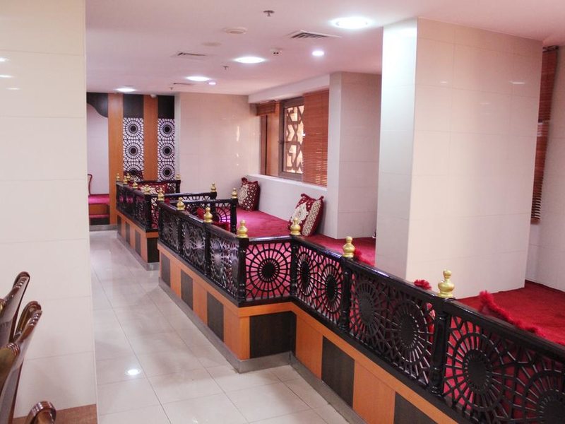 Montreal Naif Hotel 299957