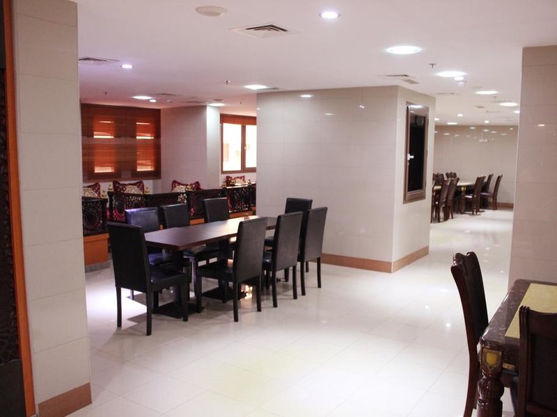 Montreal Naif Hotel 299960