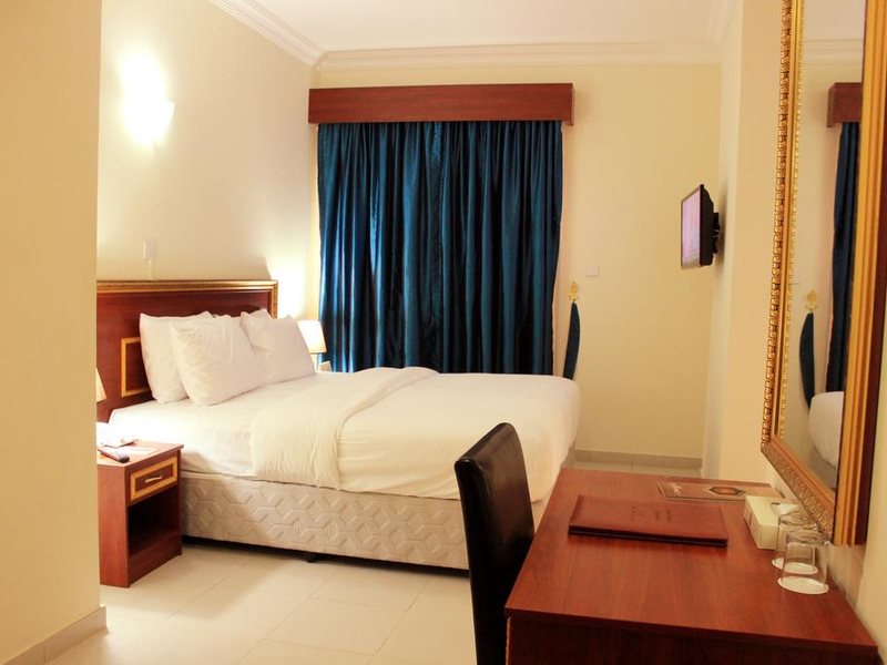 Montreal Naif Hotel 299965