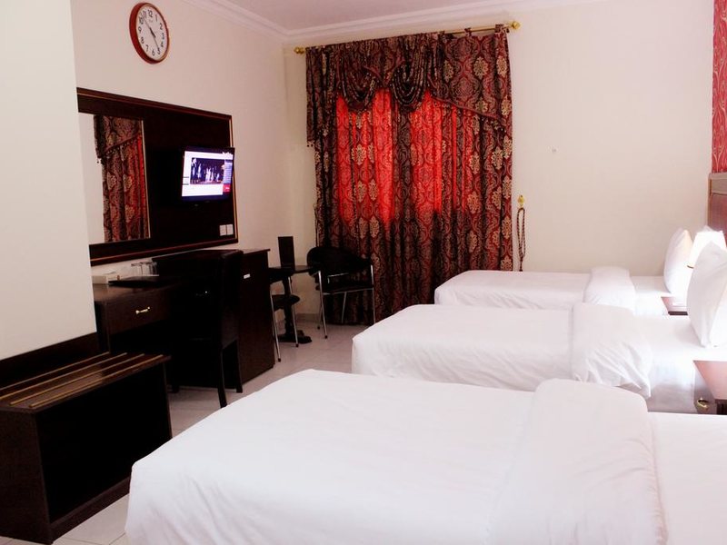 Montreal Naif Hotel 299972