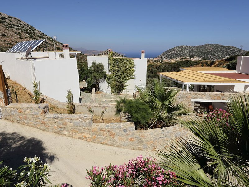 Mourtzanakis Residence by CHC 286863