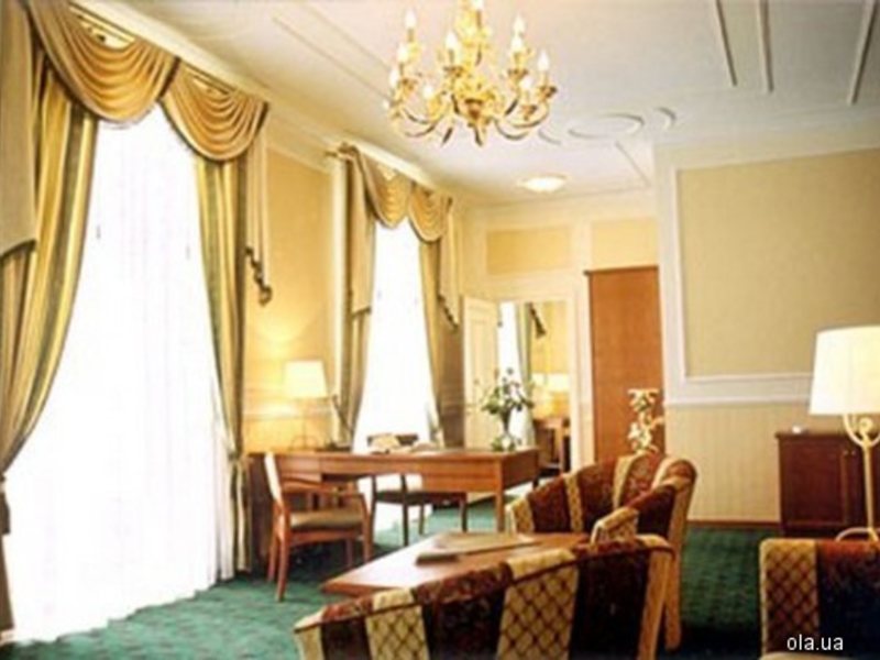 Mozart Hotel 11902