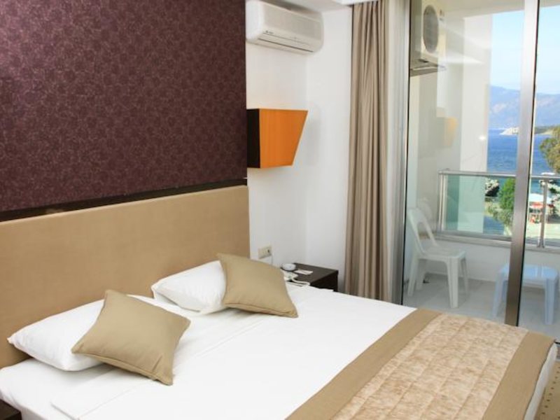 Munamar Beach  95302