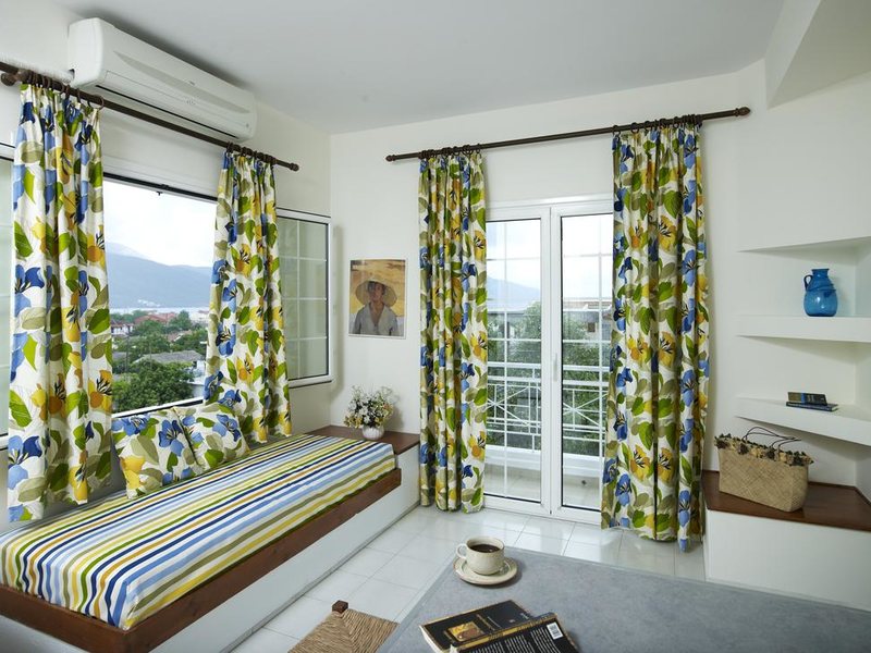 Muses Studios 286895