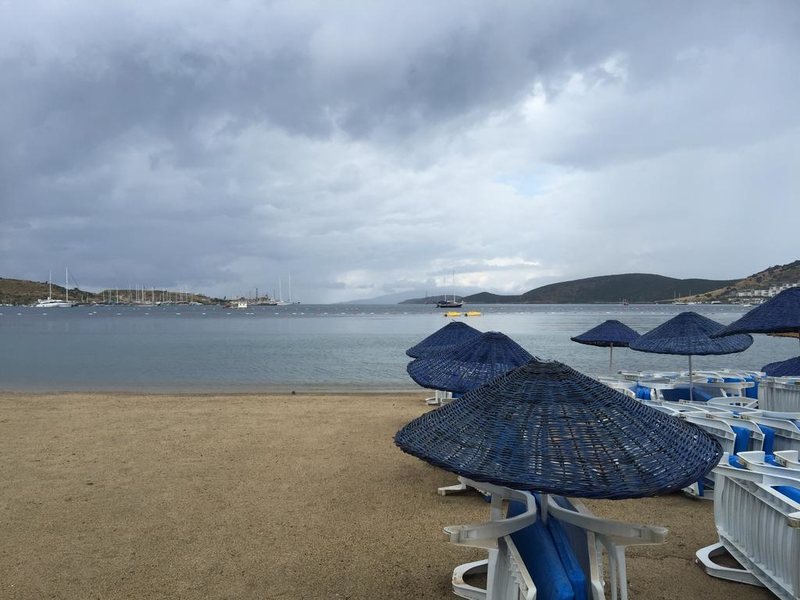 Nagi Beach Hotel 186660