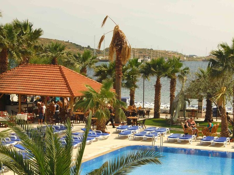 Nagi Beach Hotel 186671