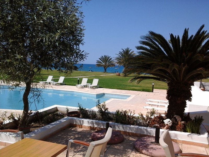 Natura Beach Hotel & Villas 103585