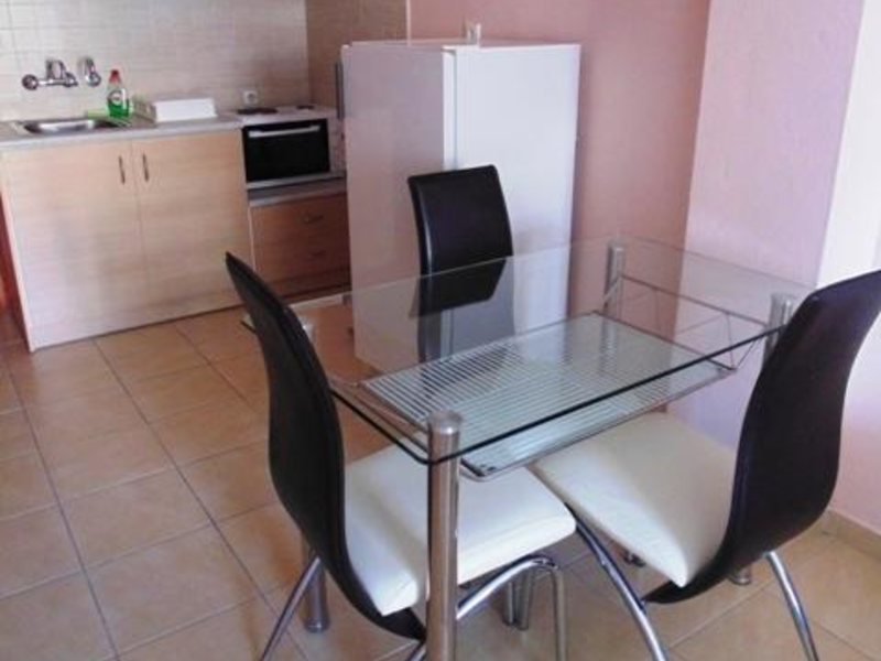 Nefeli Studios 260730