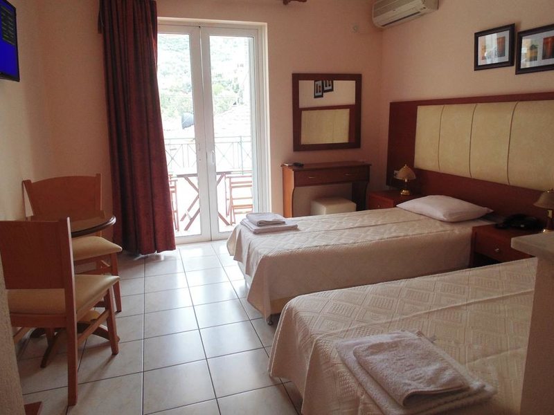 Nefeli Studios 260735