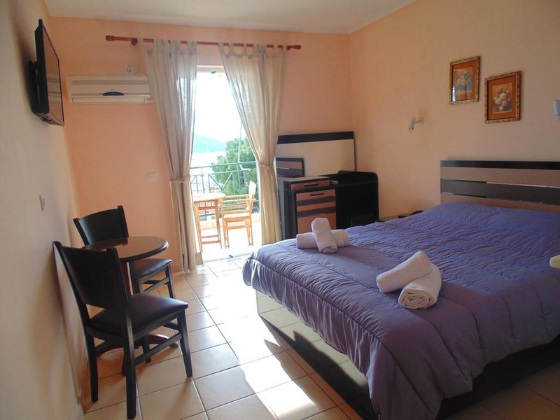 Nefeli Studios 260740