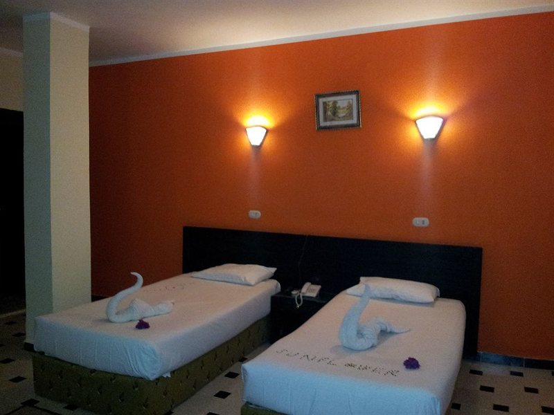 Nefertity Beach Hotel 126559