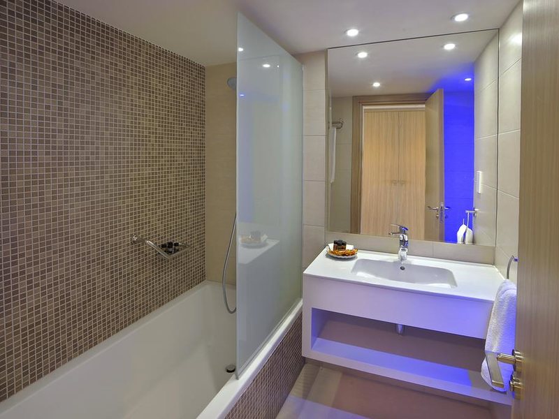 Nelia Beach Hotel 212912