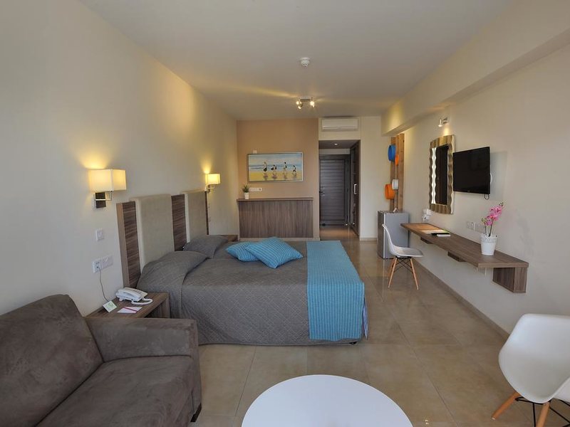 Nelia Beach Hotel 212915