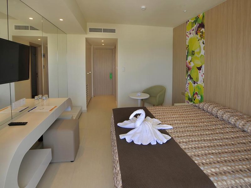 Nelia Beach Hotel 212916