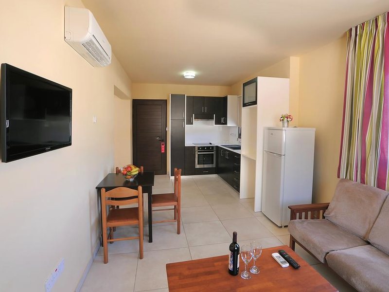 Nelia Gardens 206378