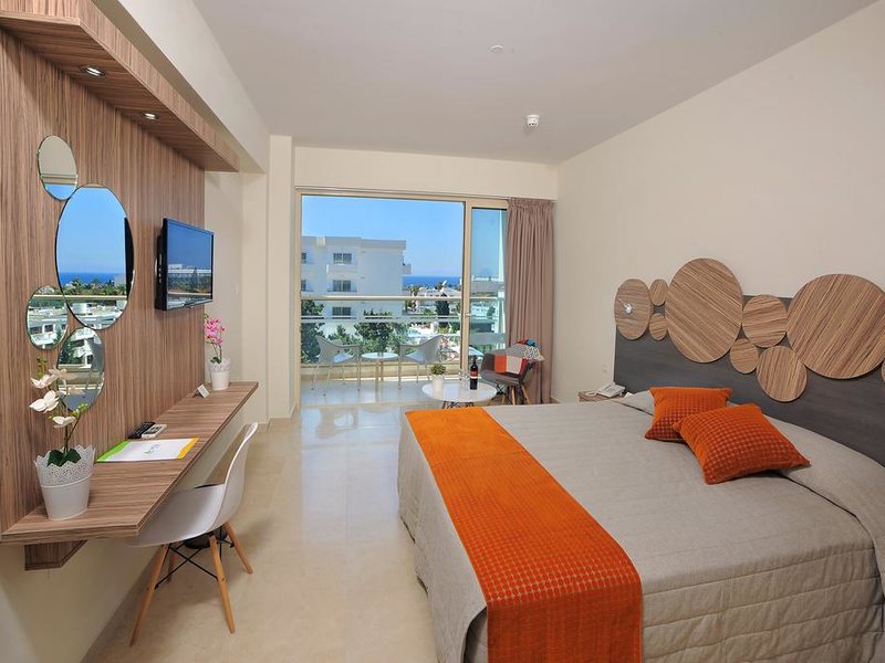 Nelia Gardens 206384