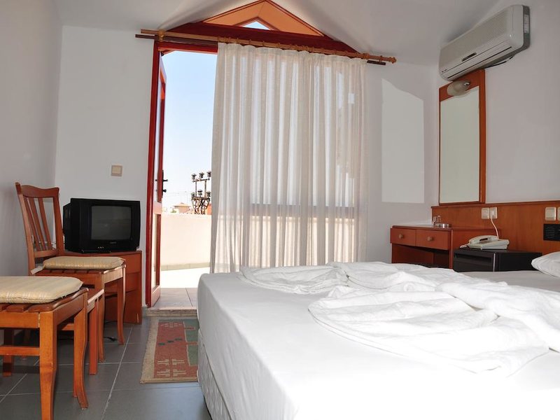 Nergos Garden Hotel 281985