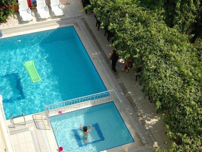 Nergos Side Hotel 282001