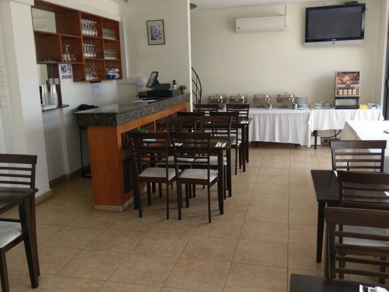 New York Plaza Hotel Apts 206443