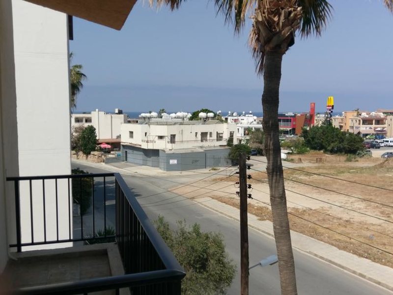 New York Plaza Hotel Apts 206450