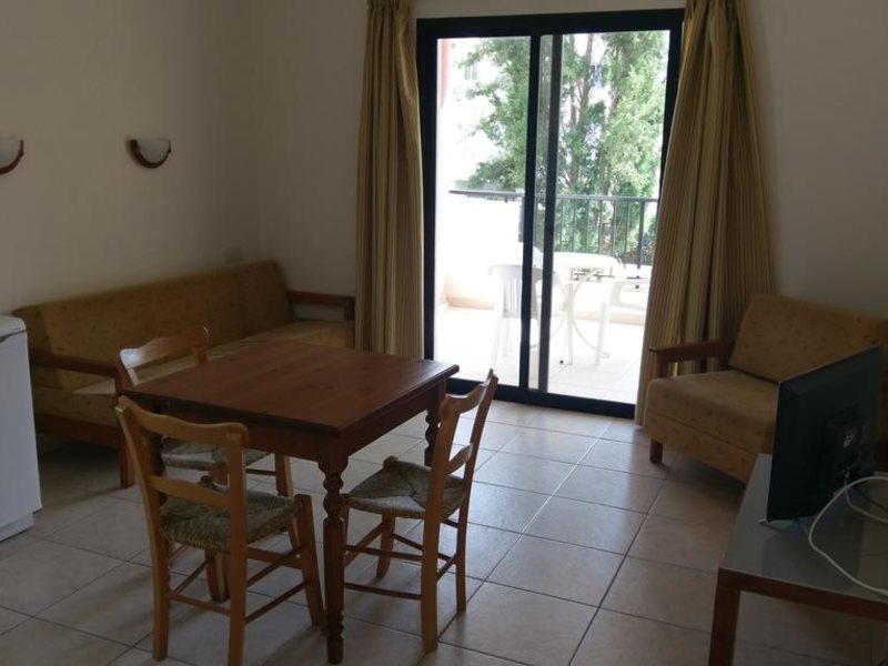 New York Plaza Hotel Apts 206458