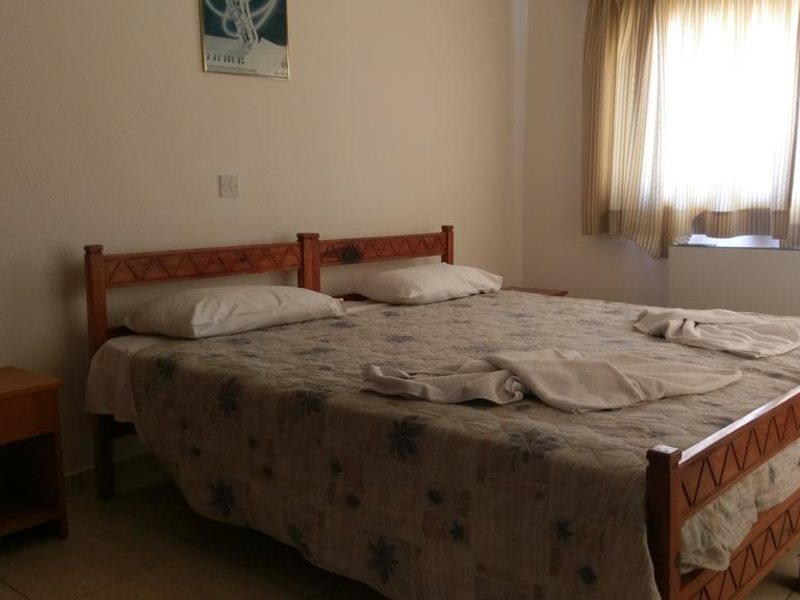 New York Plaza Hotel Apts 206465