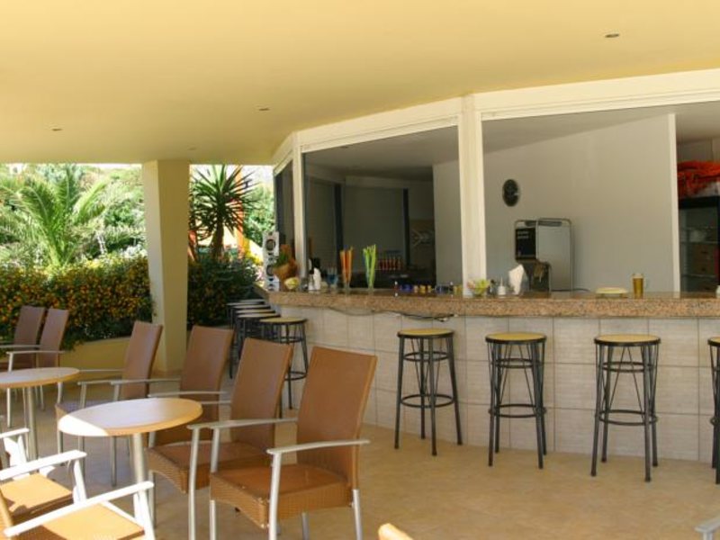 Nicolas Villas 76480