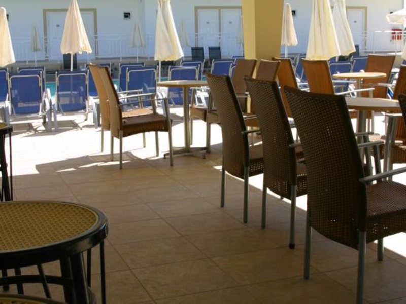 Nicolas Villas 76482