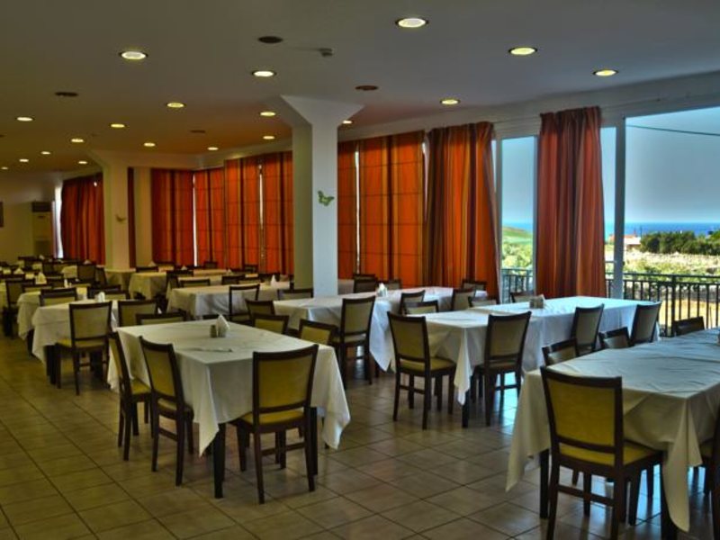 Nicolas Villas 76493