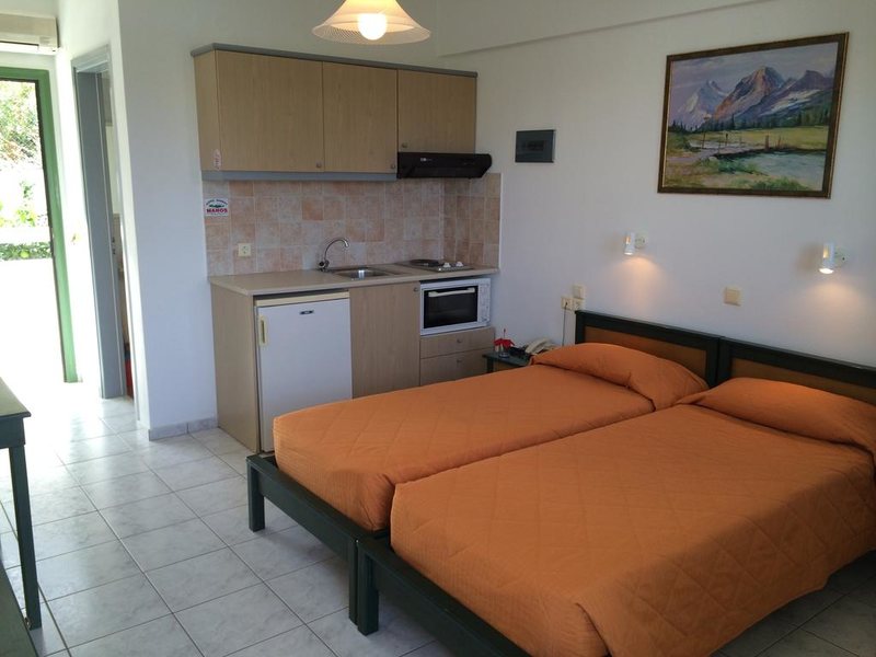 Nikolas Villas Apartments 161928