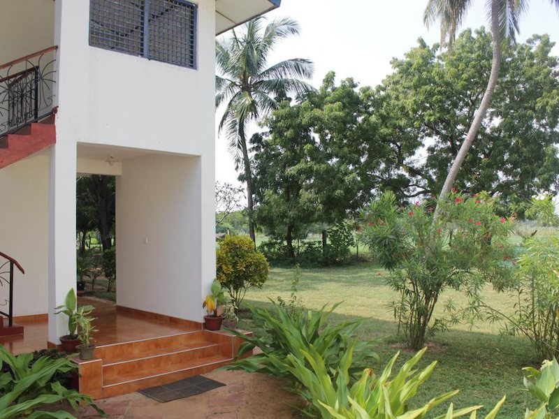 Nilaveli Crystal Blue Hotel 108132