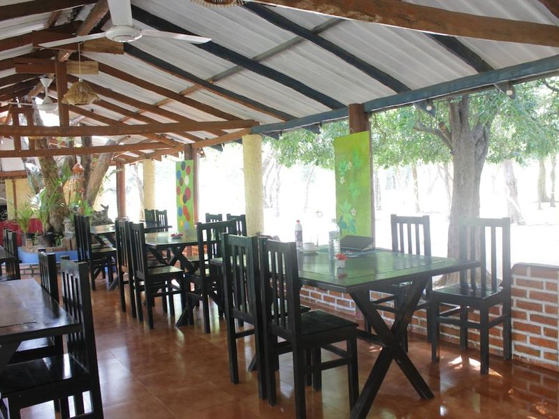 Nilaveli Crystal Blue Hotel 108135