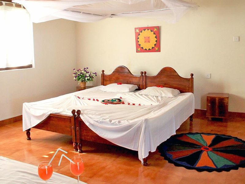 Nilaveli Crystal Blue Hotel 108142