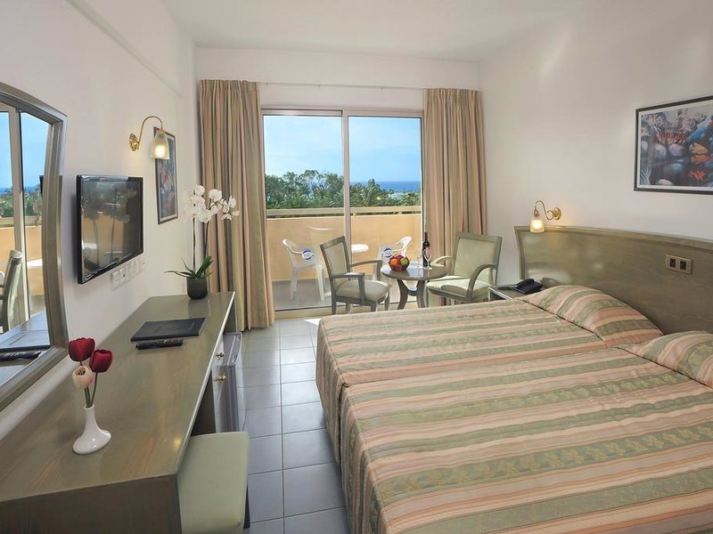 Nissiana Hotel and Bungalows 206578