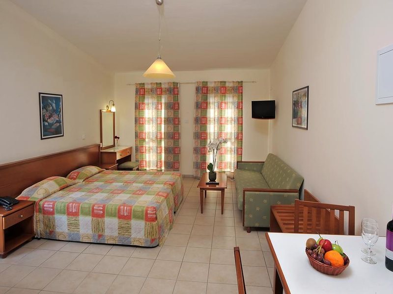 Nissiana Hotel and Bungalows 206580